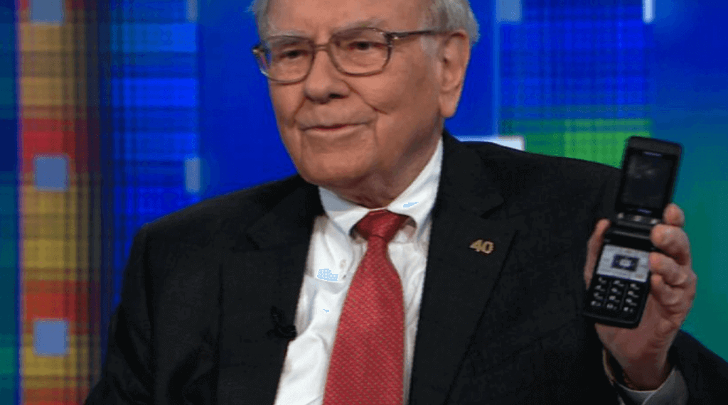 warren-buffet-holding-his-samsung-flip-phone